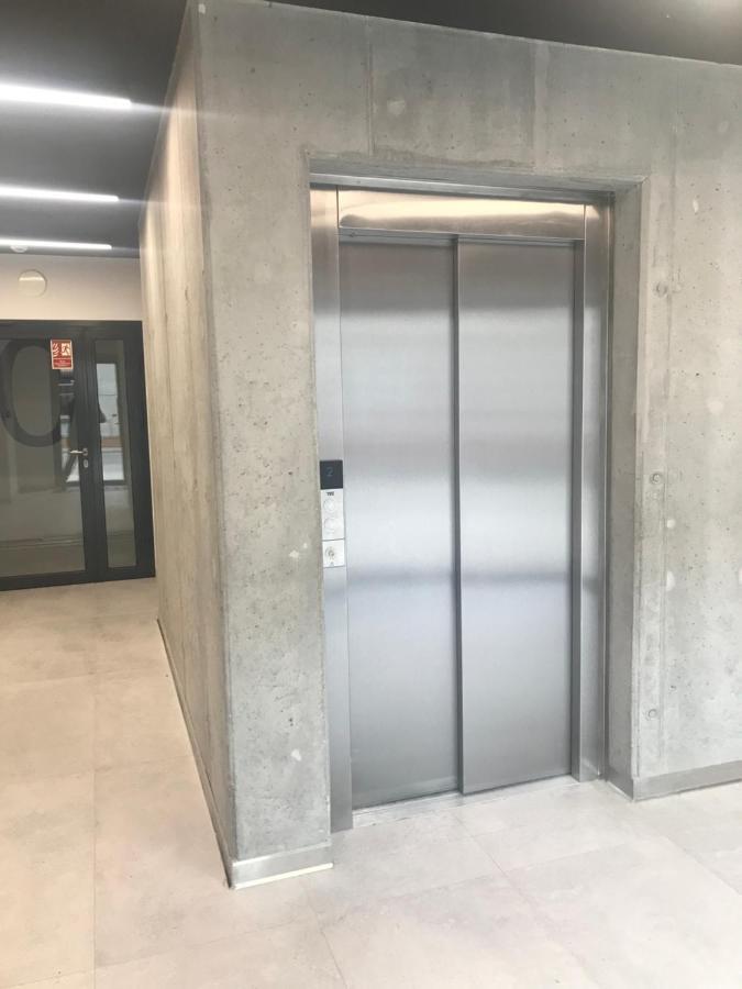 Kawalerka Na Targowej Apartment Torun Bagian luar foto
