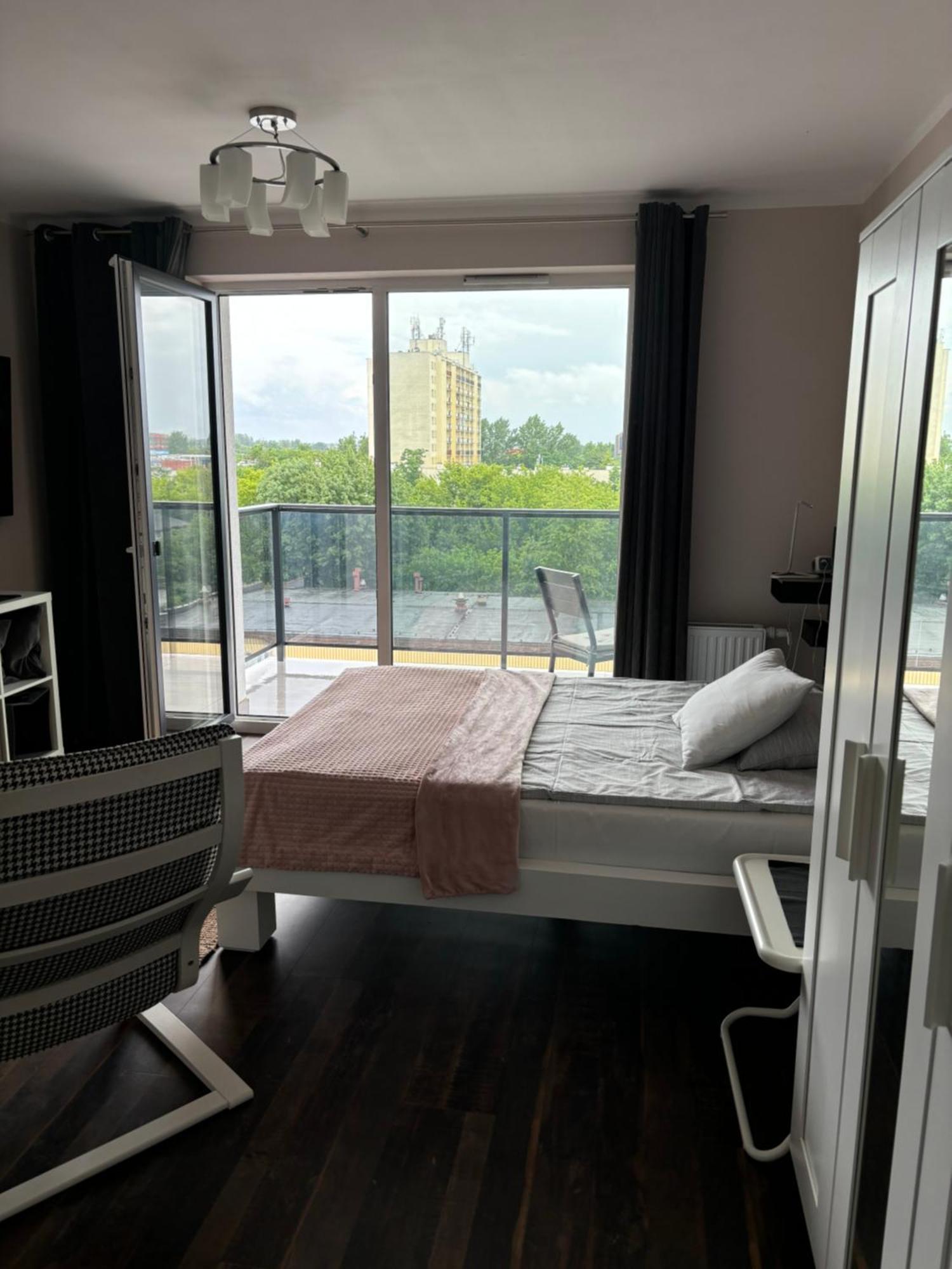 Kawalerka Na Targowej Apartment Torun Bagian luar foto